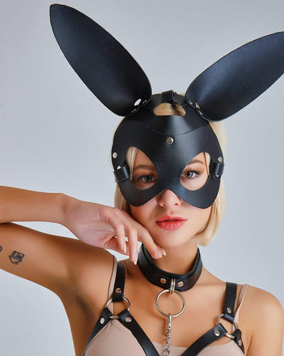 Maschera da coniglio in pelle