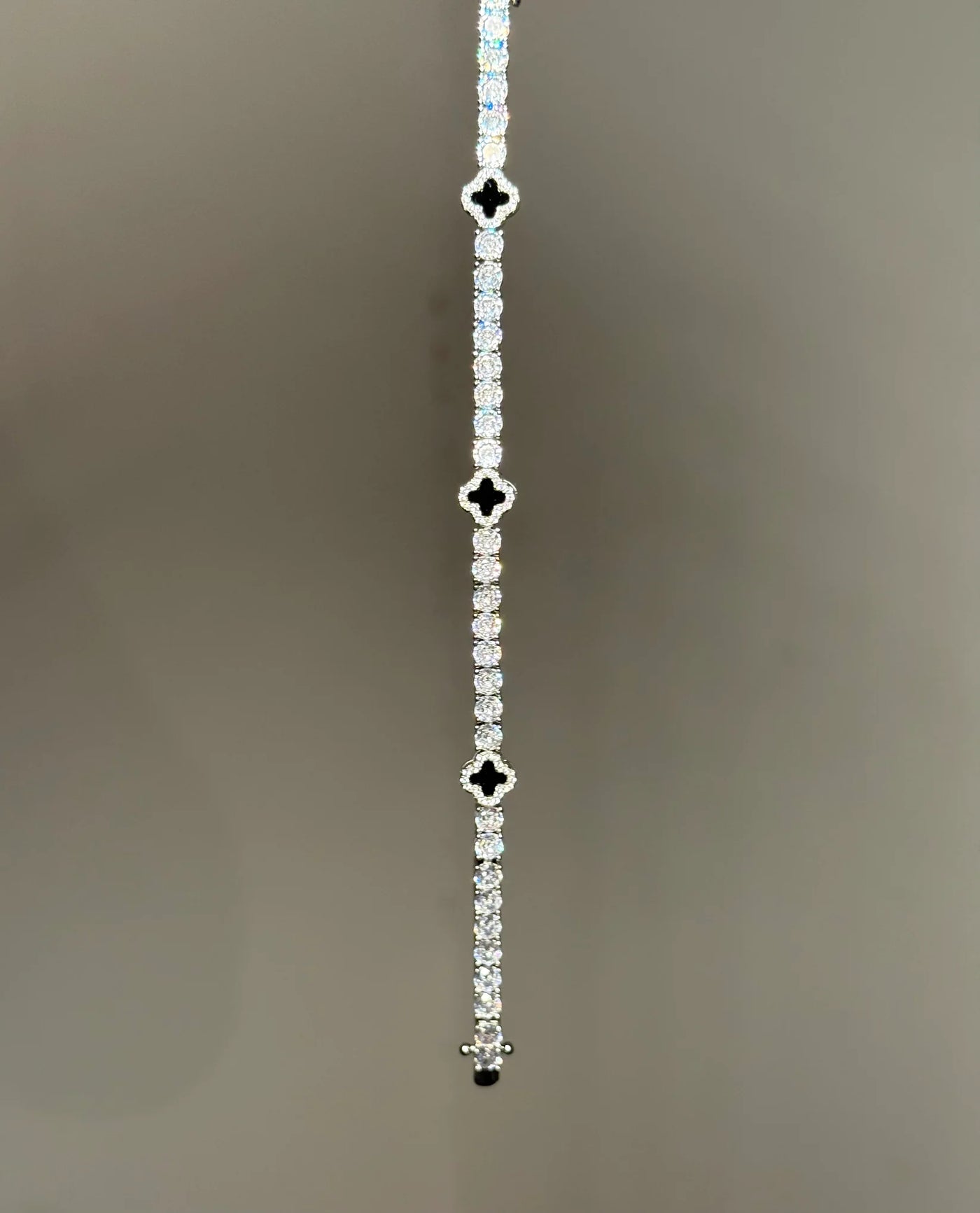 KLASSISCHES SCHWARZES KLEEBLATT-TENNISARMBAND - SILBER