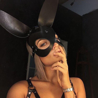 Maschera da coniglio in pelle